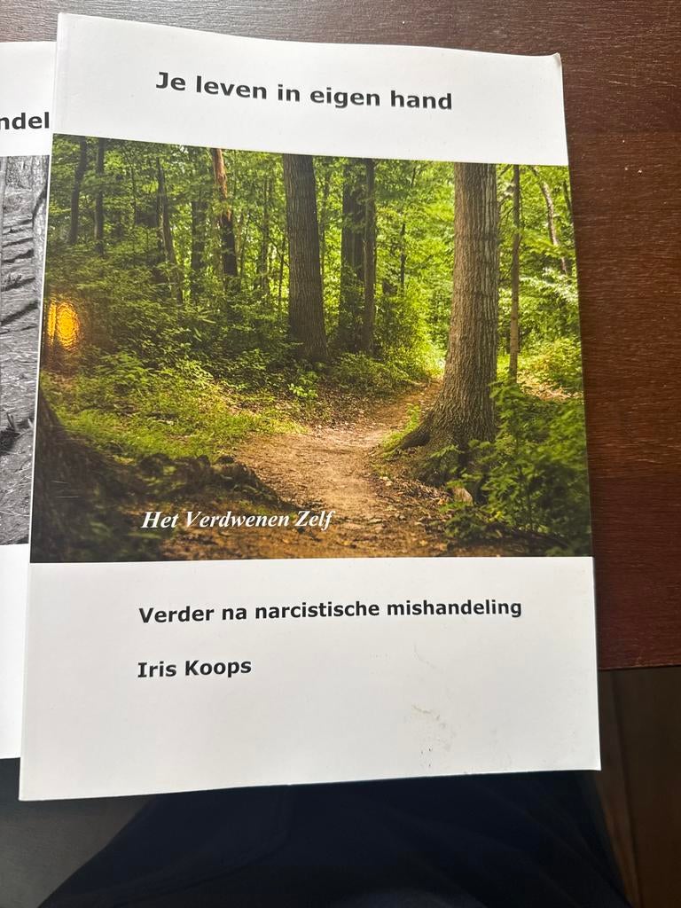 Je leven in eigen hand & Herstellen van narcistische mishand, Ophalen of Verzenden, Zo goed als nieuw