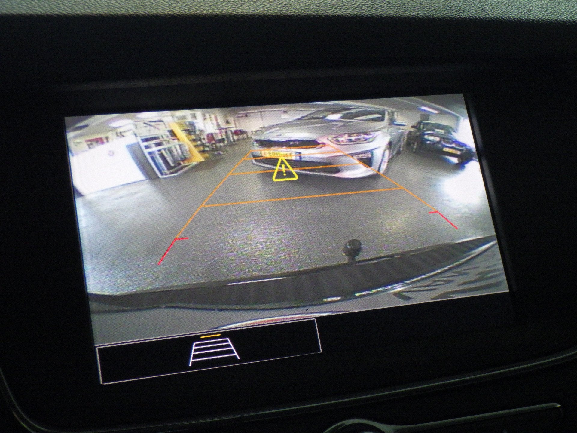 Opel Astra Sports Tourer 1.2 Edition, Trekhaak, Camera, Carp, Voorwielaandrijving, Stof, Gebruikt, Zwart