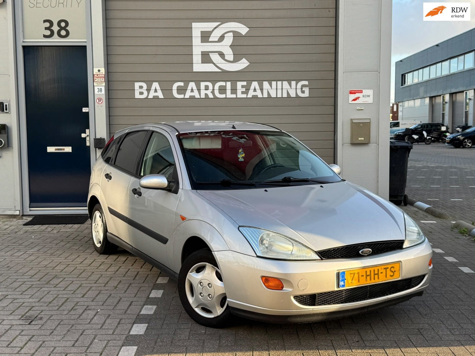 Ford Focus 1.4-16V | Airco | Radio | NW APK, 15 km/l, 4 cilinders, 49 €/maand, Origineel Nederlands