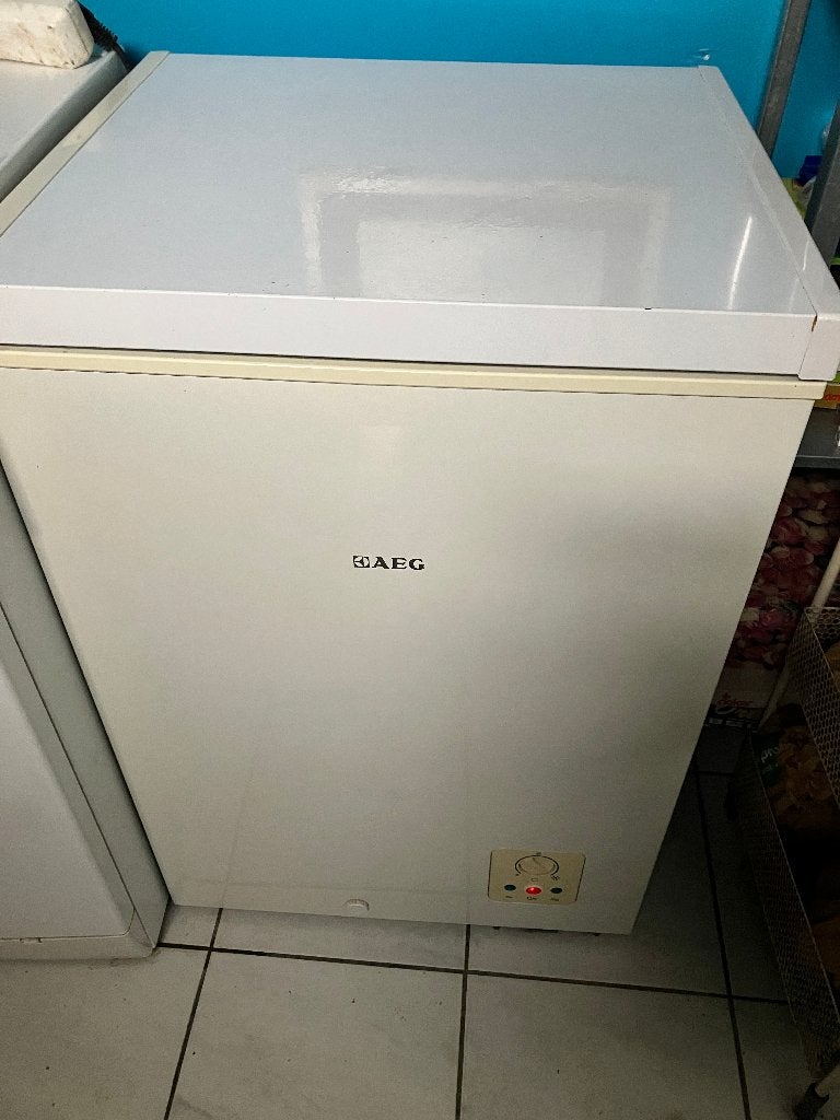 AEG Vriezer bovenlader, Witgoed en Apparatuur, Vriezers en Diepvrieskisten, Ophalen, Vrieskist, Gebruikt, Minder dan 85 cm