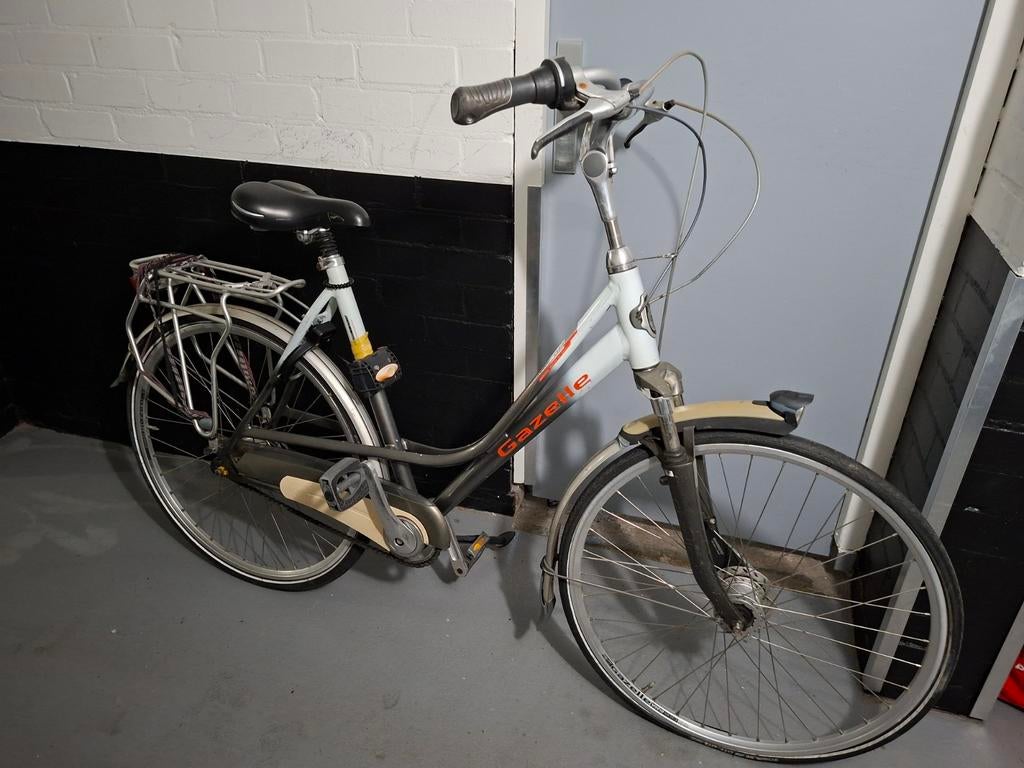 Gazelle damesfiets met lage instap en versnellingen, Fietsen en Brommers, Fietsen | Dames | Damesfietsen, Gebruikt, Velgrem, Versnellingen