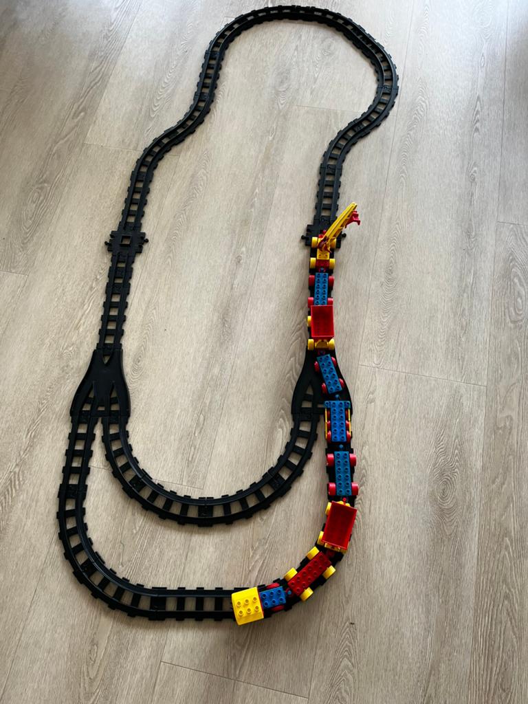 Te koop duplotrein met veel rails, Kinderen en Baby's, Speelgoed | Racebanen, Gebruikt, Onderdelen, Zelf te bouwen, Handmatig