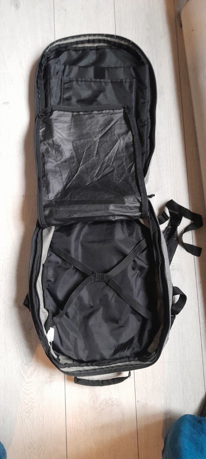 Eastpak Rugzak Grijs - Ideaal voor school of reizen, 45 tot 60 cm, 25 tot 40 cm, Ophalen of Verzenden, Zo goed als nieuw