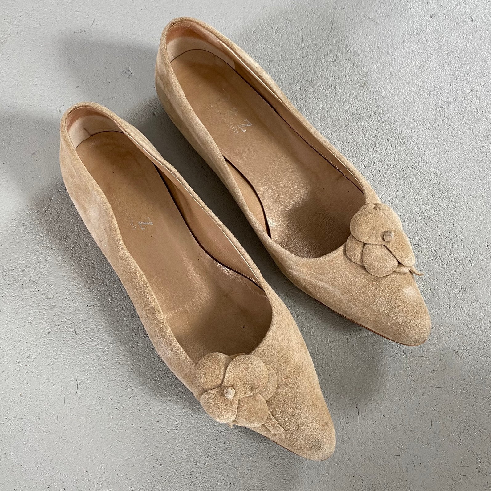 Mooie suède ballerina’s van Paz maat 37,5, Verzenden, Beige, Ballerina's, Zo goed als nieuw