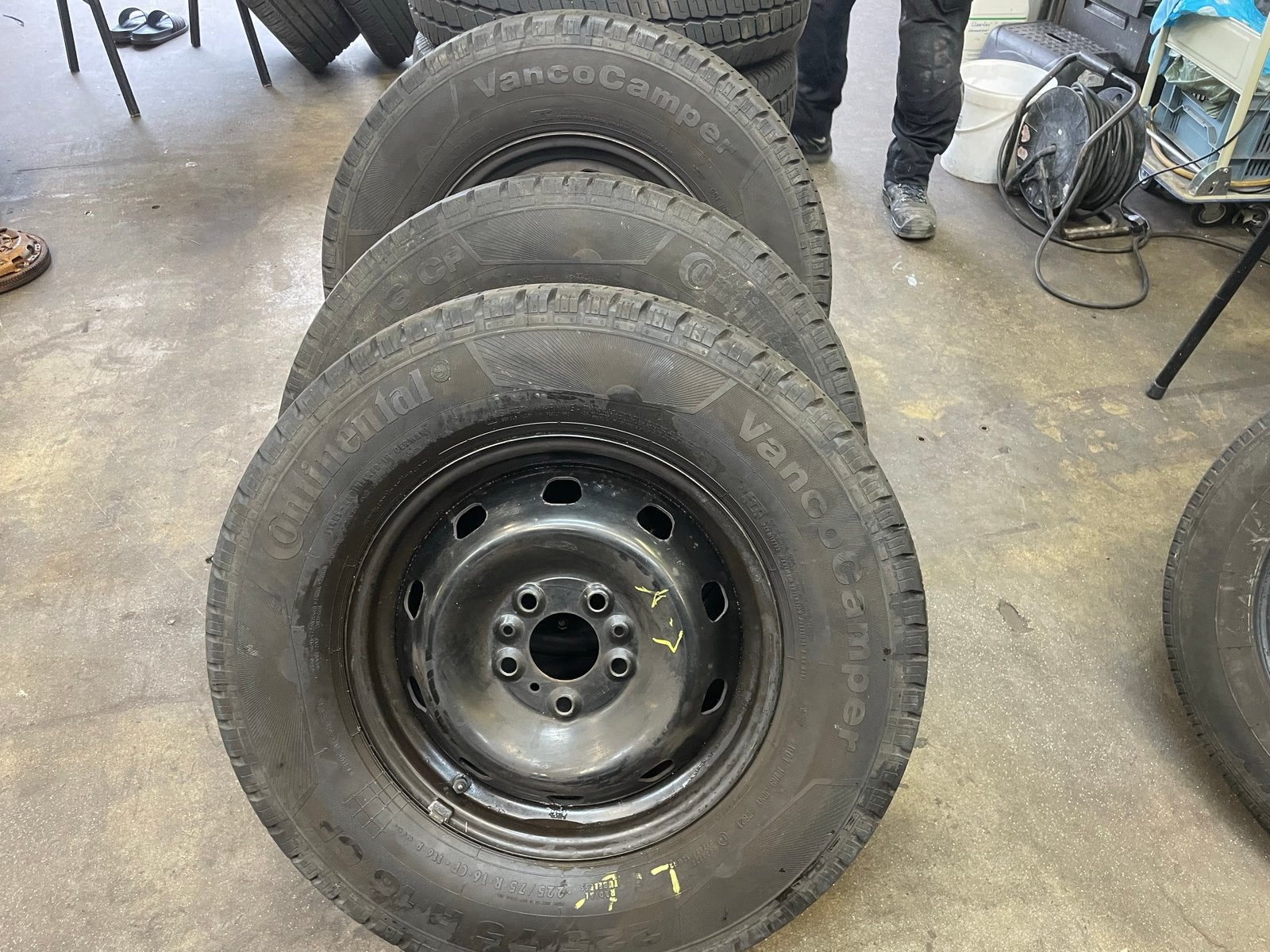 Continental VancoCamper banden op velg 225/75 R16 CP, Ophalen of Verzenden, Gebruikt