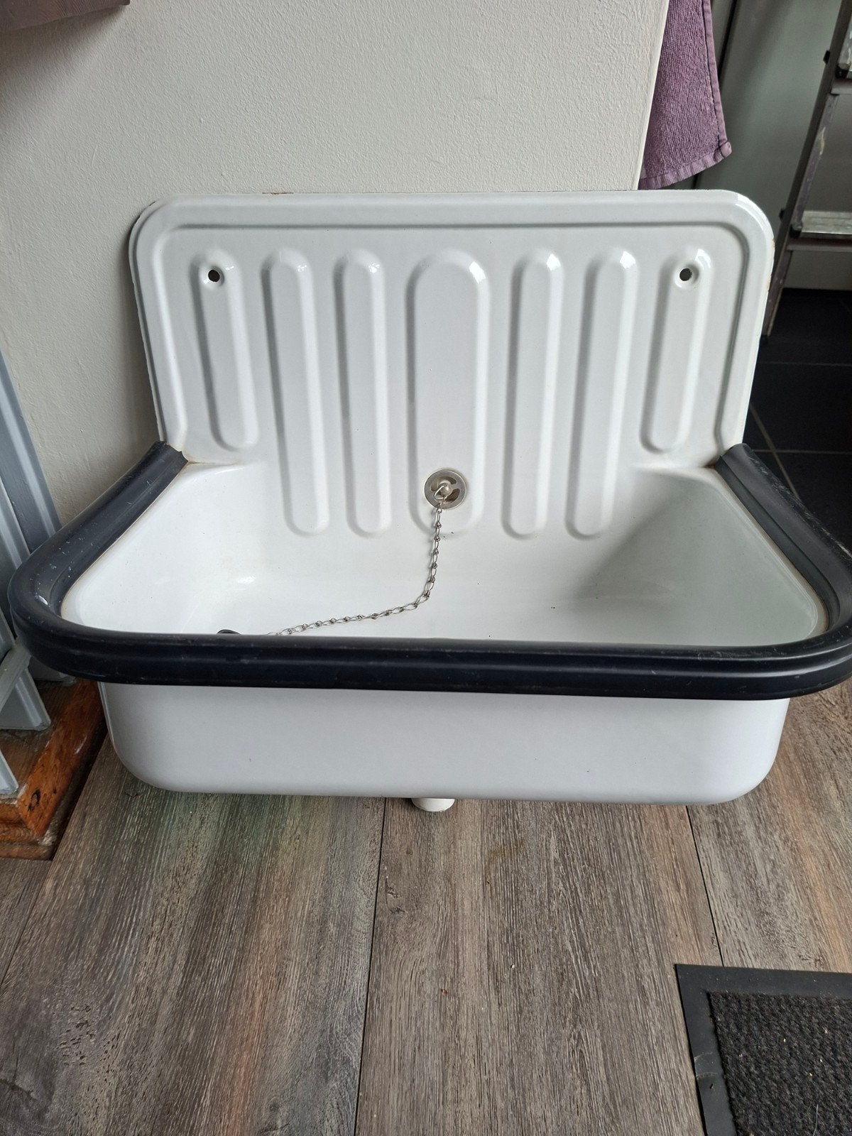 Witte wasbak met rugwand en afvoer, Ophalen of Verzenden, Nieuw, Wastafel
