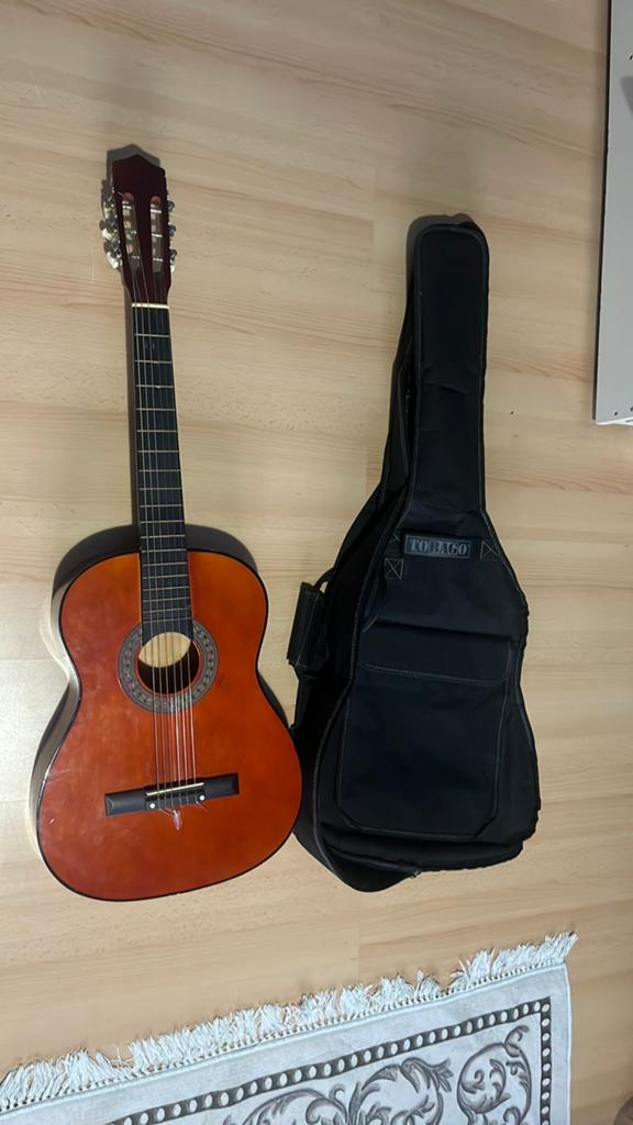 Gitaar met gitaar tasje, Muziek en Instrumenten, Ophalen of Verzenden, Zo goed als nieuw, Klassieke of Spaanse gitaar