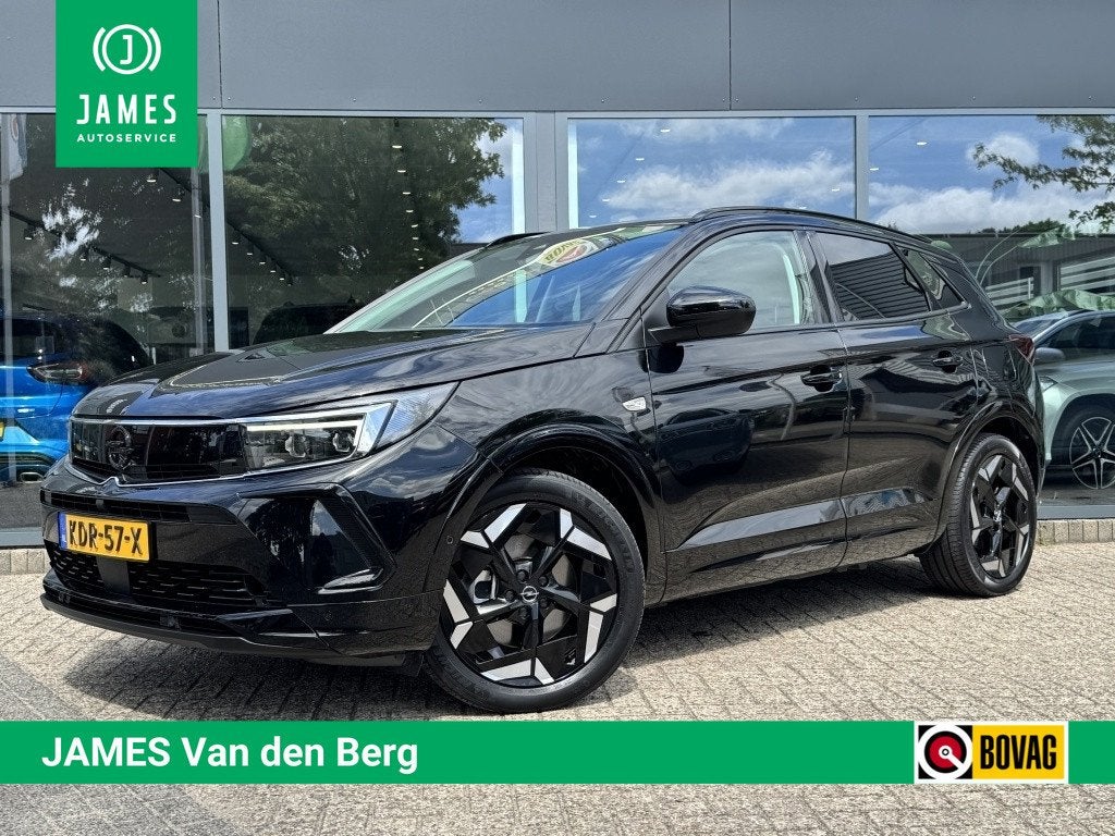 Opel Grandland 1.6 THy 4x4 Ultimate (bj 2023, automaat), Auto's, Opel, Euro 6, 4 cilinders, 1776 kg, Zwart