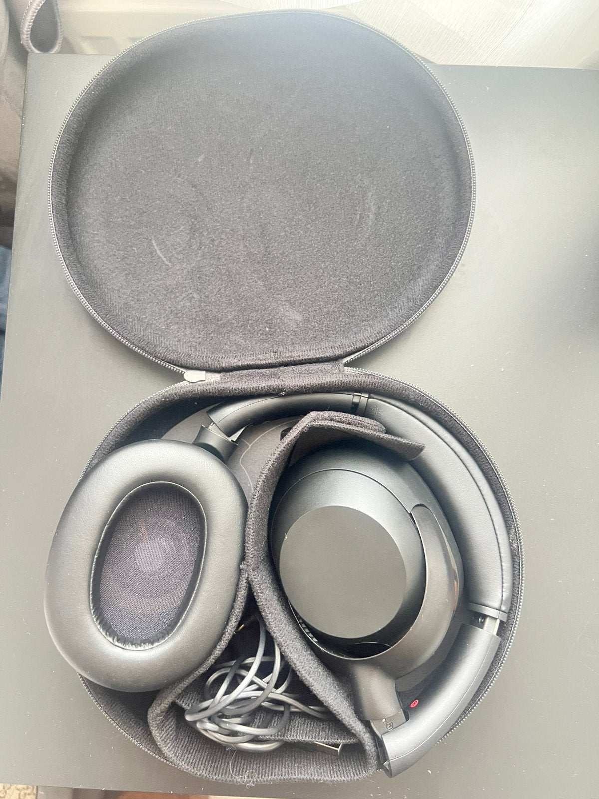 Sony ult wear koptelefoon met case, Ophalen of Verzenden, Zo goed als nieuw, Sony