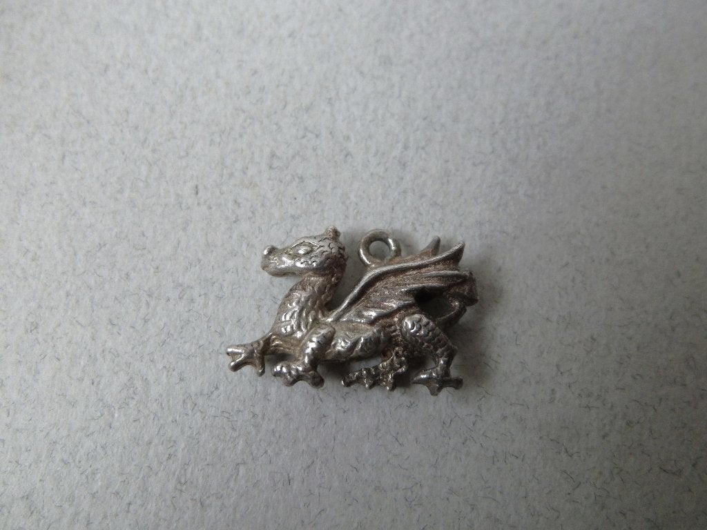 Oude bedel zilver Welsh Dragon Vliegende Draak Mythisch, Verzenden, Zilver, Hanger