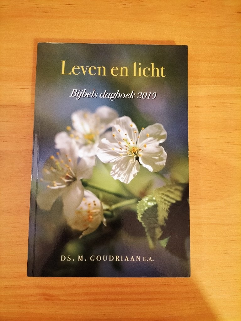 Leven en Licht Bijbels Dagboek 2019, Gelezen, Christendom | Protestants, Ophalen of Verzenden, Ds. M. Goudriaan e.a.