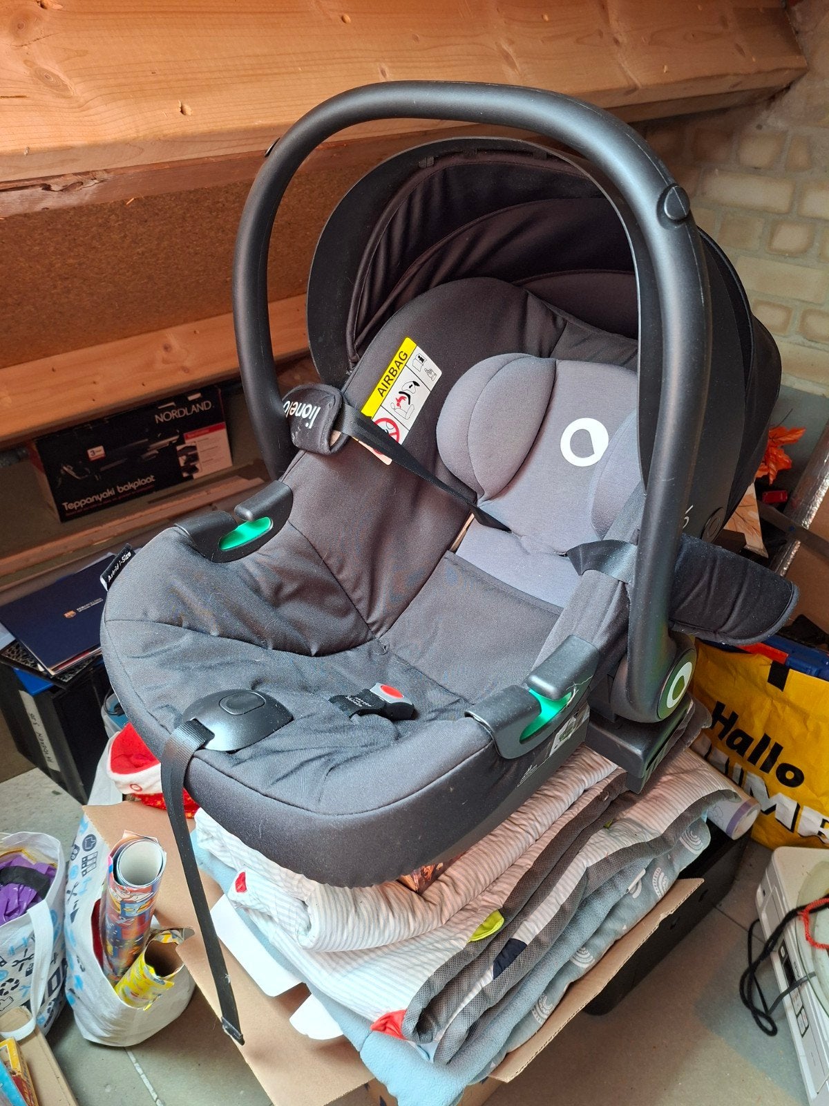 Lionelo maxi cosi - Zo goed als nieuw, Autogordel, Zijbescherming, Zo goed als nieuw, 0 t/m 13 kg