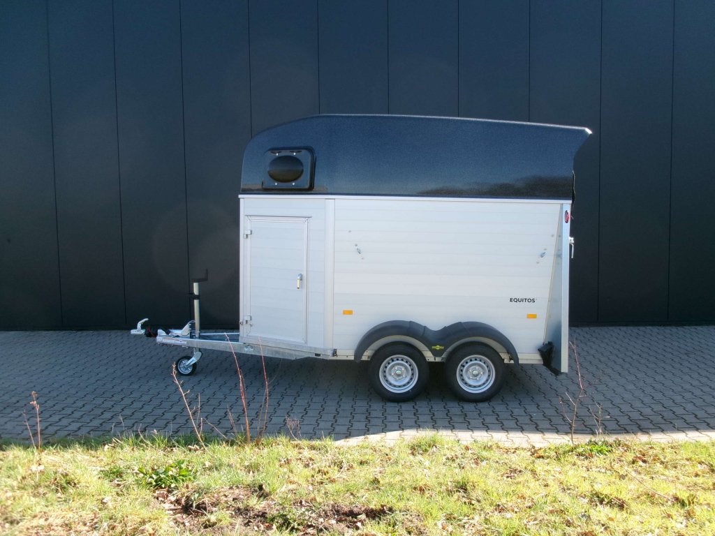 Nieuwe Humbaur Equitos Alu met zadelkamer. AANBIEDING, Dieren en Toebehoren, Paarden en Pony's | Trailers en Aanhangwagens, Niet ingevuld