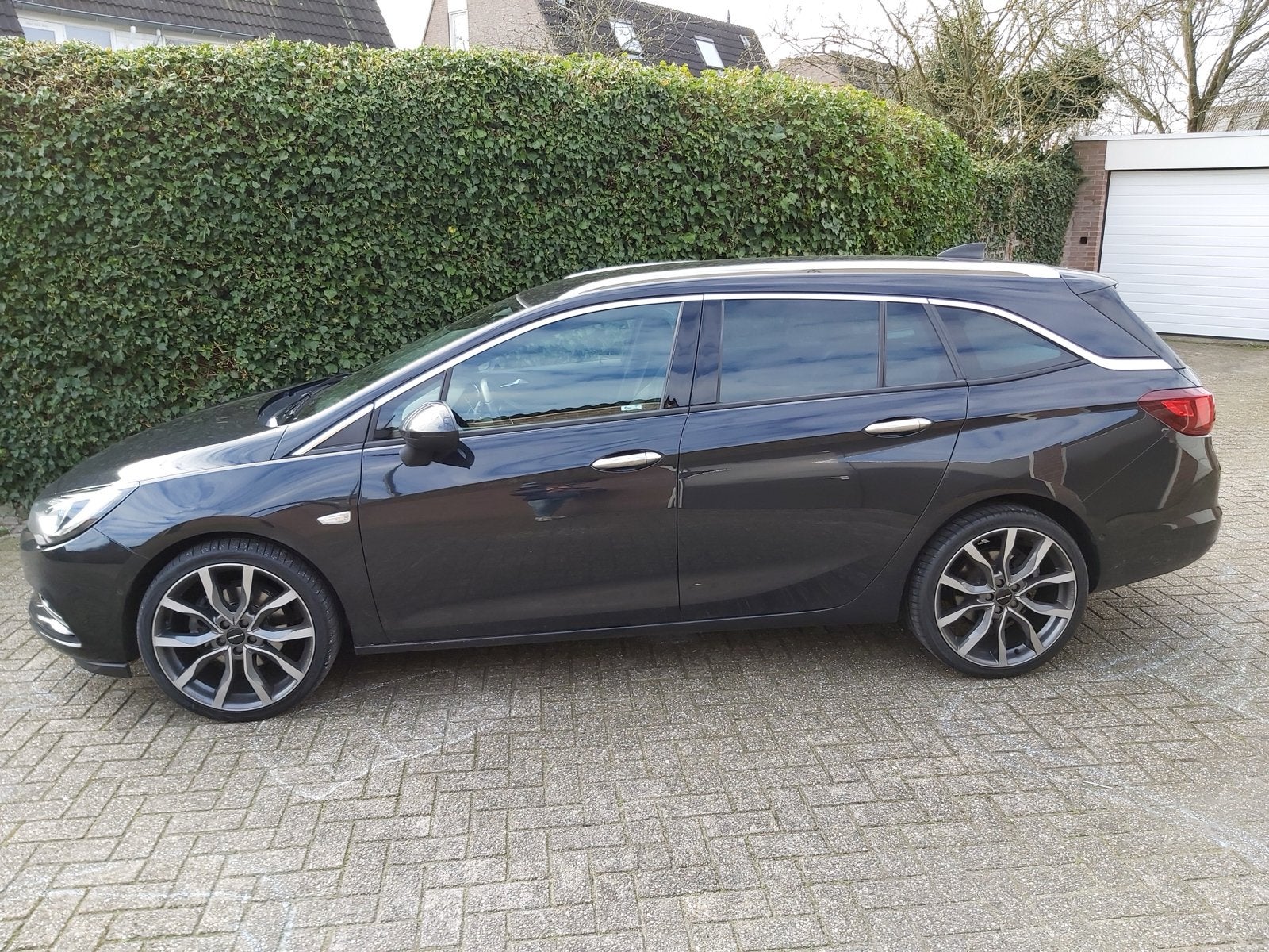 Opel Astra 1.6 Cdti 100KW Sports Tourer 2016 Zwart, Auto's, Opel, Voorwielaandrijving, 136 pk, Zwart, Leder