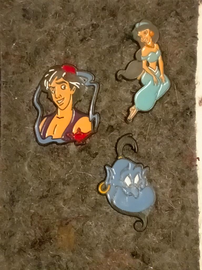Alladin Jasmine Geest Disney tekenfilm pins set, Verzamelen, Speldjes, Pins en Buttons, Gebruikt, Ophalen of Verzenden