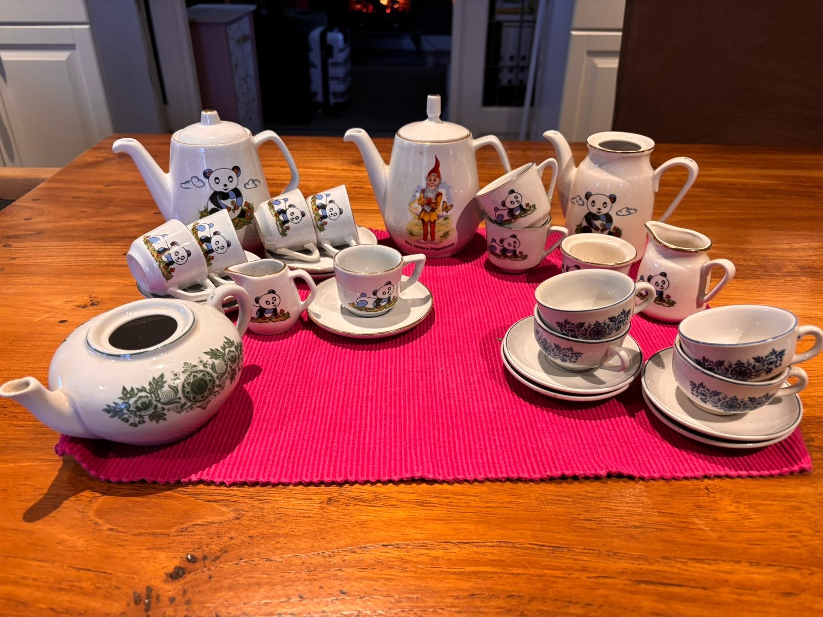 Kinderserviesje piggelmee poppenservies douwe egberts panda, Ophalen of Verzenden