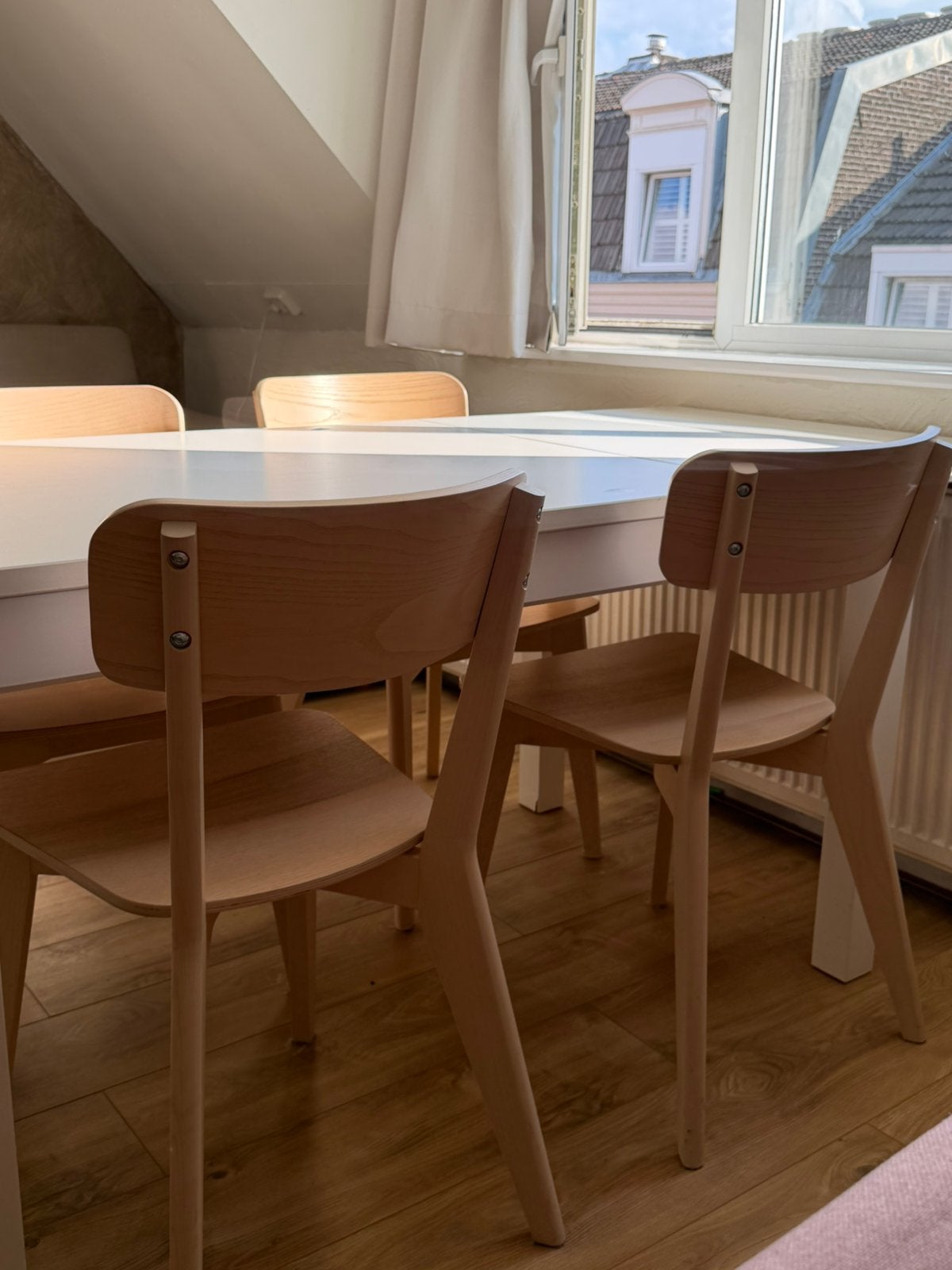 4 houten eettafel stoelen te koop, Huis en Inrichting, Stoelen, Ophalen, Gebruikt, Bruin, Vier