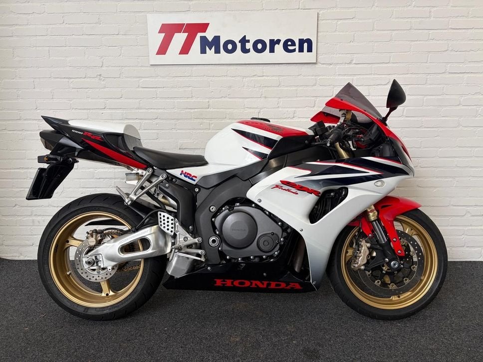 HONDA CBR 1000 RR FIREBLADE () 30,810 km, Motoren, Motoren | Honda, HONDA, 4 cilinders, Motorrijbewijs A, Bedrijf