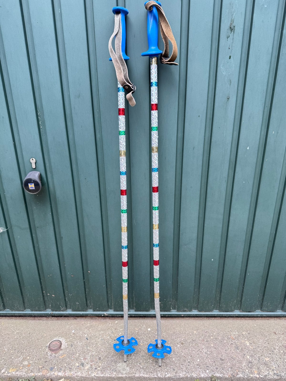 Vintage Ski Stokken - Kleurrijk en Klaar voor de Piste, Gebruikt, Stokken, Skiën, Ophalen