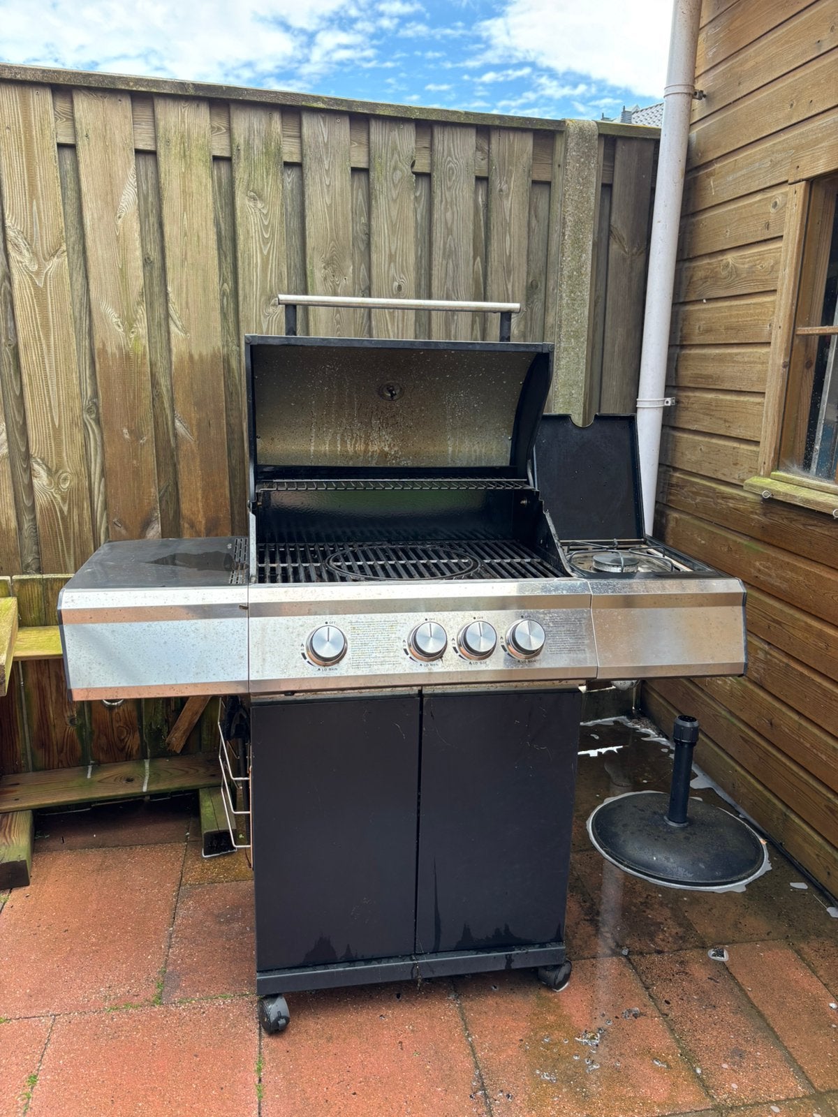 Gas BBQ met zijbrande, gasfles grote. barbecue, goed werkend, Ophalen, Zo goed als nieuw