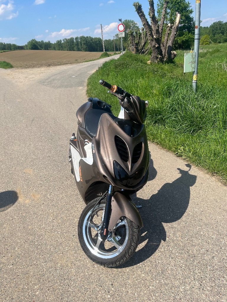 Aerox 70cc, Fietsen en Brommers, Ophalen, Zo goed als nieuw, Tweetakt, Aerox