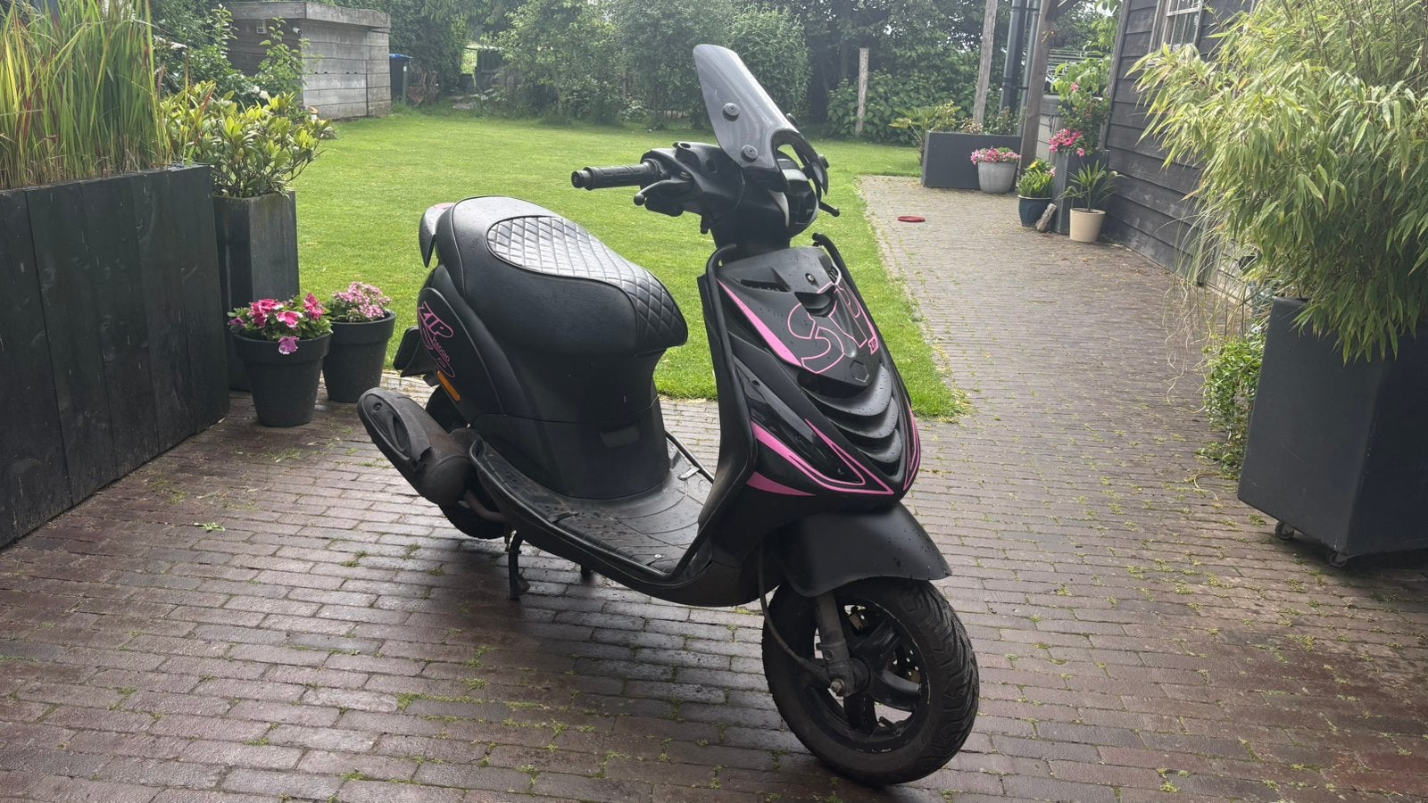Piaggio zip 2015 brom, Fietsen en Brommers, Scooters | Piaggio, Ophalen, Benzine, Zip