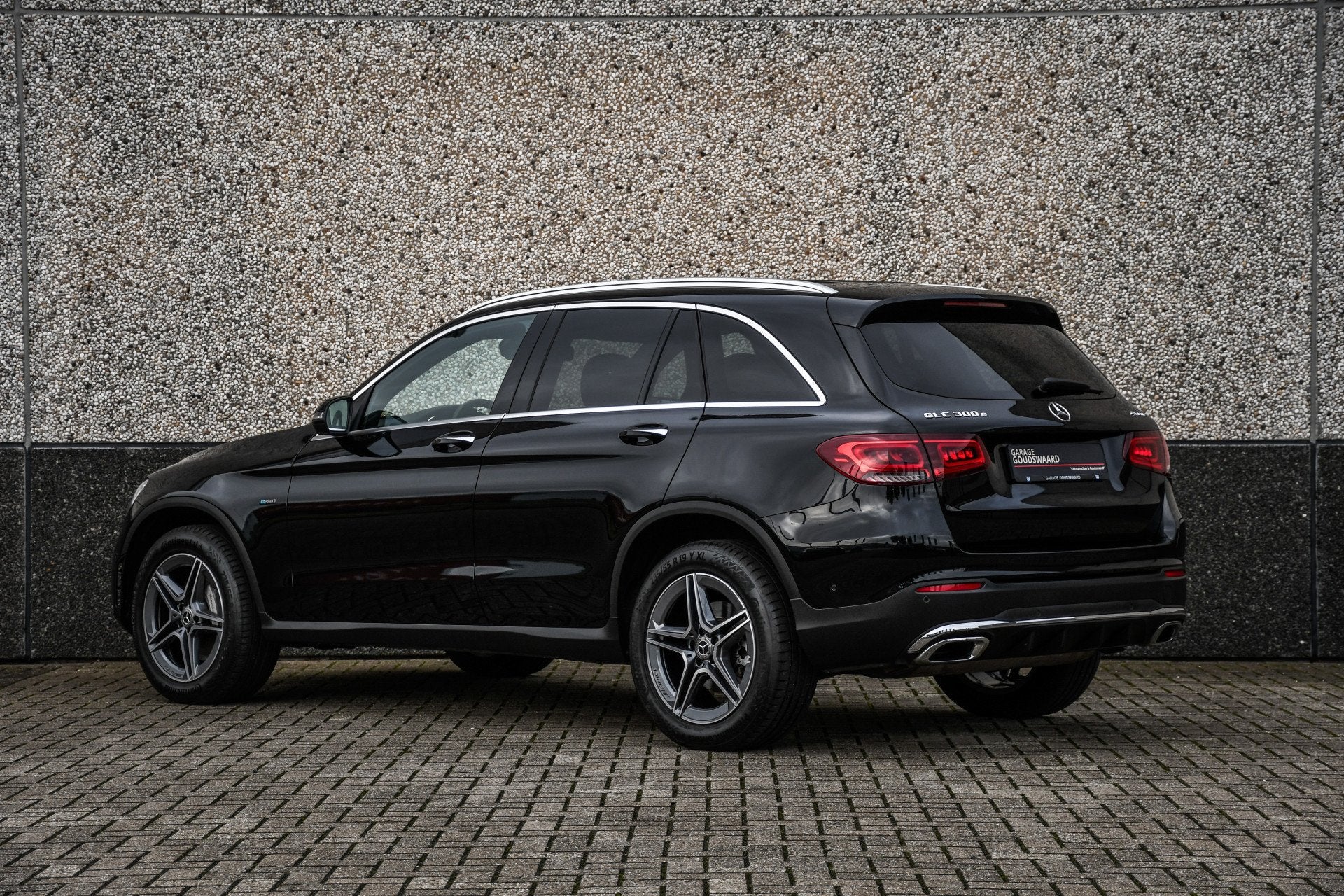Mercedes-Benz GLC 300e 4MATIC Premium Plus AMG Line, Auto's, Automaat, Gebruikt, Zwart, 4 cilinders
