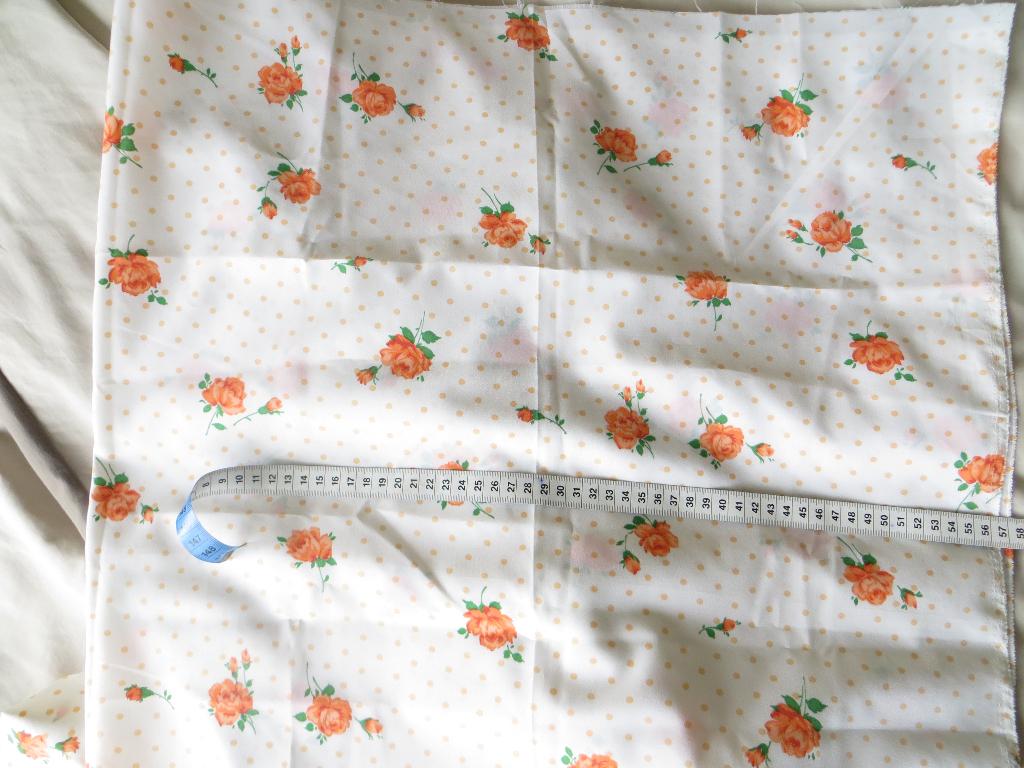 originele vintage , jaren 70, lap stof met roosjes, Hobby en Vrije tijd, Stoffen en Lappen, Overige materialen, Overige kleuren