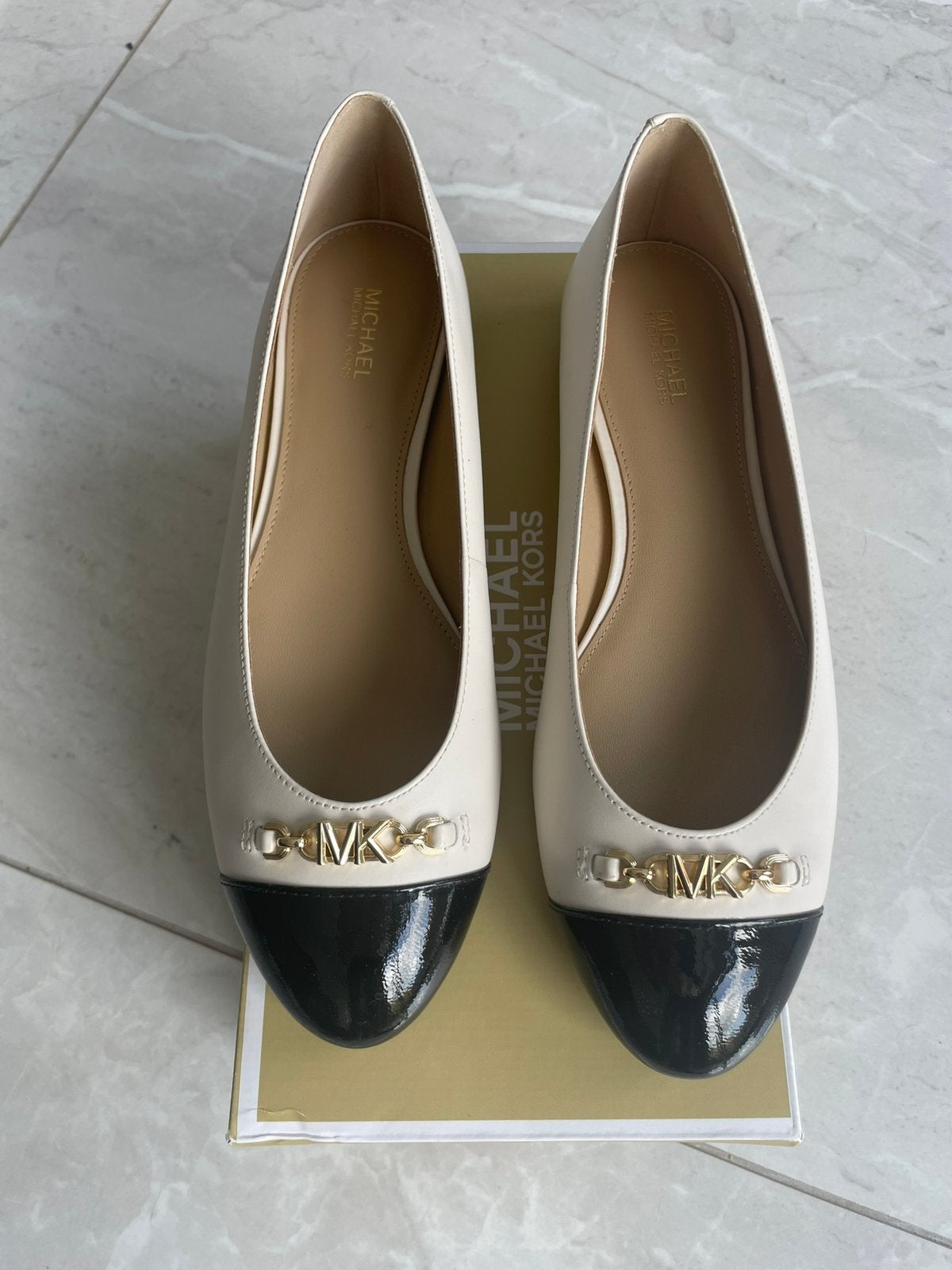 Michael Kors beige ballerina’s maat 38, Kleding | Dames, Schoenen, Beige, Zo goed als nieuw, Ballerina's, Ophalen of Verzenden