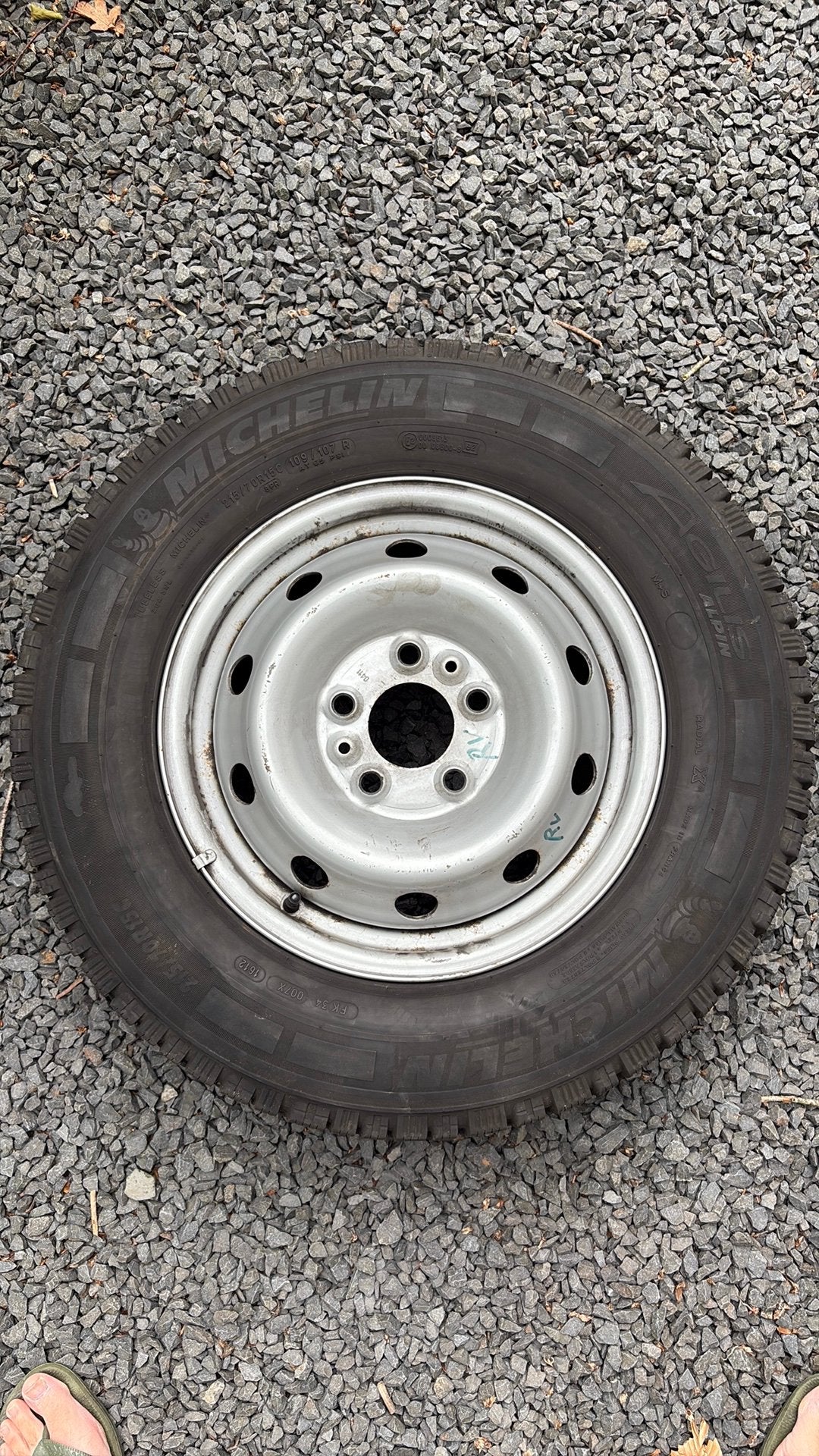 GRATIS: 15 inch stalen velgen&banden met veel profiel, Auto-onderdelen, Banden en Velgen, Ophalen, Bestelwagen, 15 inch, Band(en)