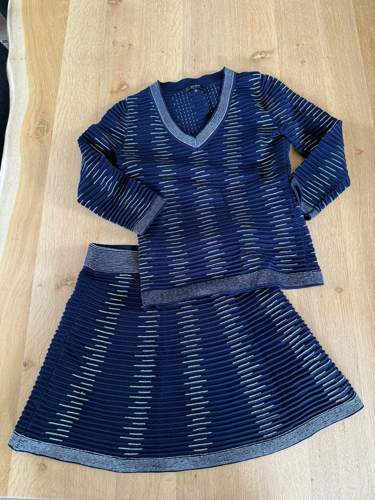 Tricot, blauw gestreept pakje, mt 38, Nikkie, Maat 38/40 (M), Blauw, Ophalen of Verzenden, Zo goed als nieuw