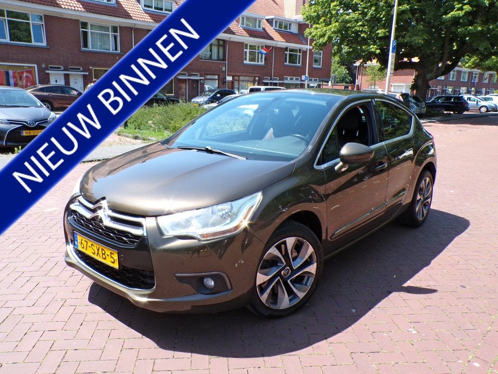 Citroën DS4 1.6 THP Sport Chic 200 PK MOOIE AUTO (bj 2011), Auto's, Voorwielaandrijving, Euro 5, 4 cilinders, Bruin