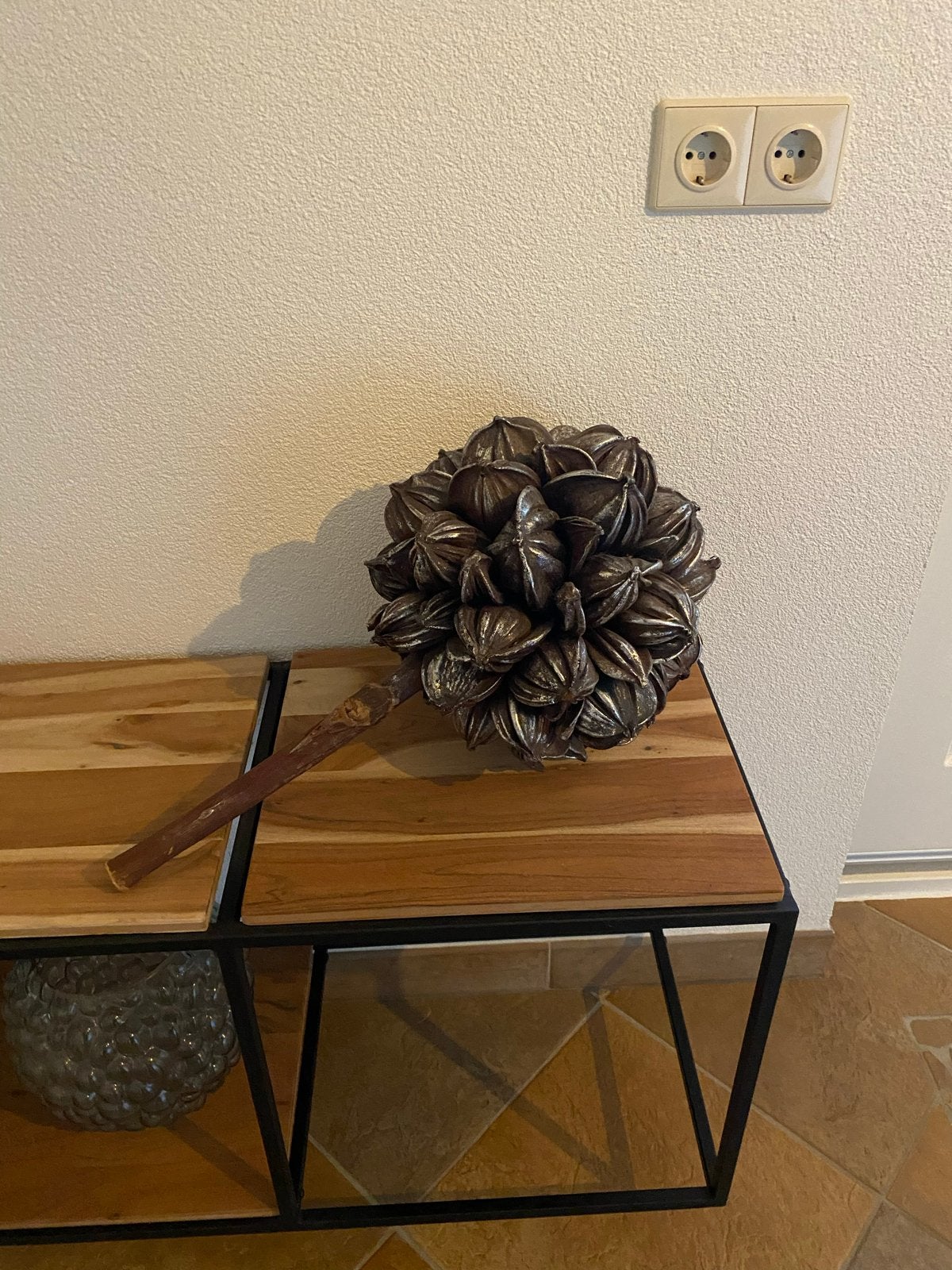 Decoratieve bloem/bol op steel - 60 cm hoog, Ophalen, Zo goed als nieuw, Natuurlijk materiaal, Modern