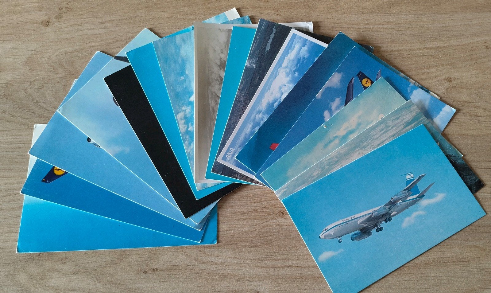 Collectie van 16 vintage ansichtkaarten van vliegtuigen, Verzamelen, Verzenden, 1960 tot 1980, Ongelopen, Voertuig