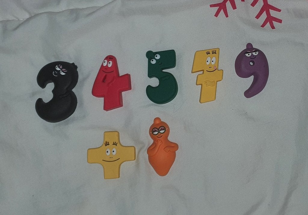 barbapapa 5 cijfers + plus teken + barbabientje magnete zijn, Ophalen of Verzenden, Zo goed als nieuw