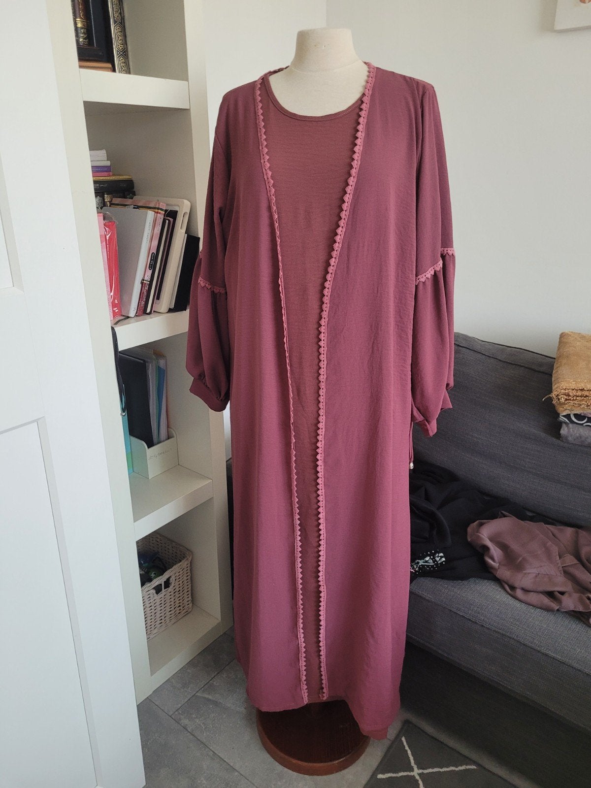 Elegante Abaya Set: Jurk met Open Vest en Hoofddoek, Maat 38/40 (M), Ophalen of Verzenden, Roze, Onder de knie