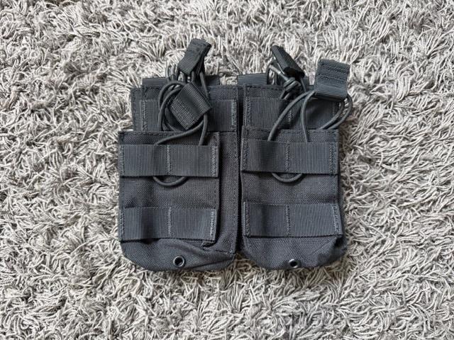 IPC Nieuw ! Condor MA43 pounch voor 4 stuks M4 magaijnen, Verzamelen, Ophalen of Verzenden, Landmacht, Nederland, Overige typen