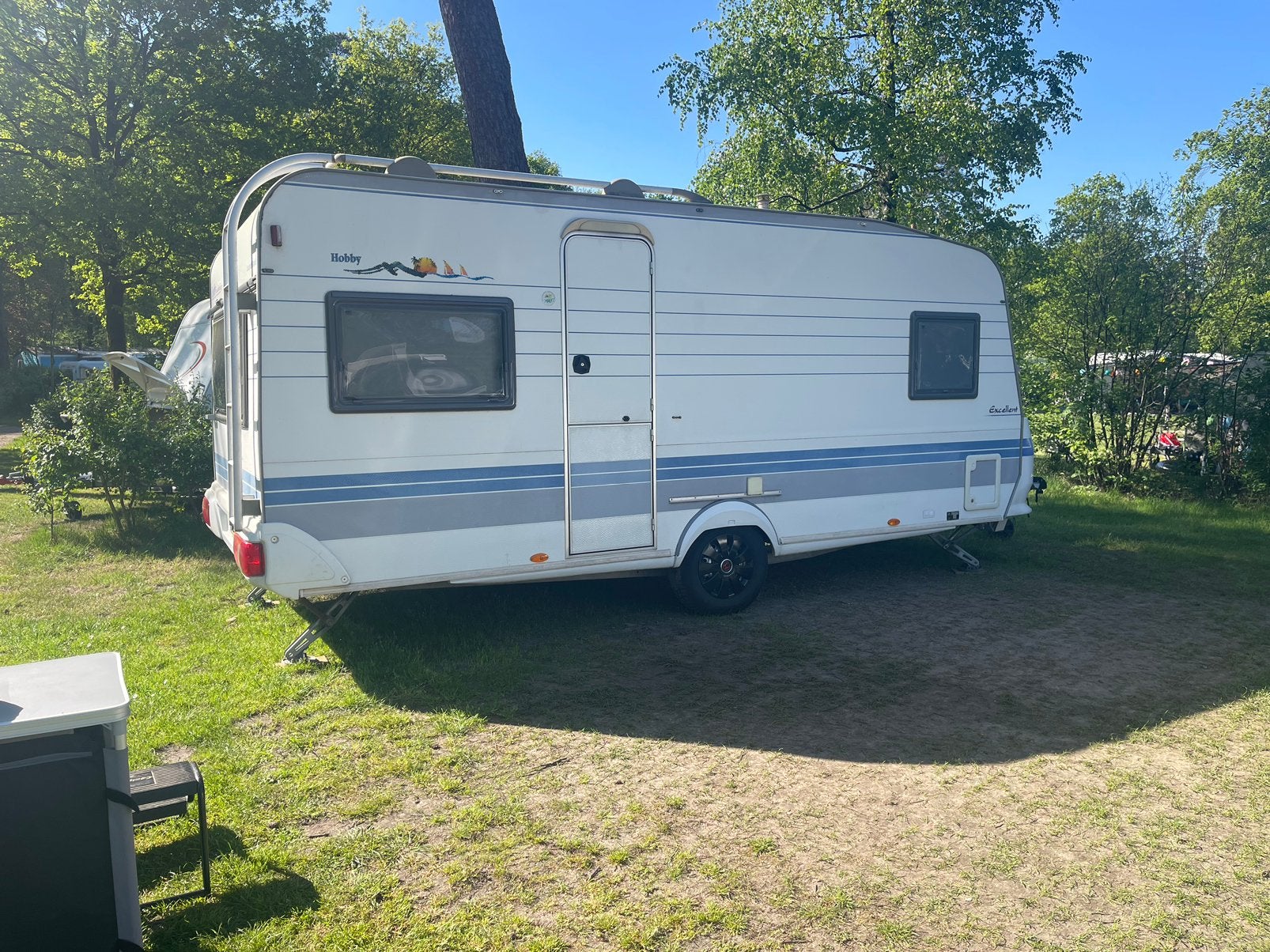 Hobby 495 UFe 2001 Isabella voortent + luifel 2e eigenaar, Caravans en Kamperen, Caravans, Particulier, tot en met 4, 1000 - 1250 kg