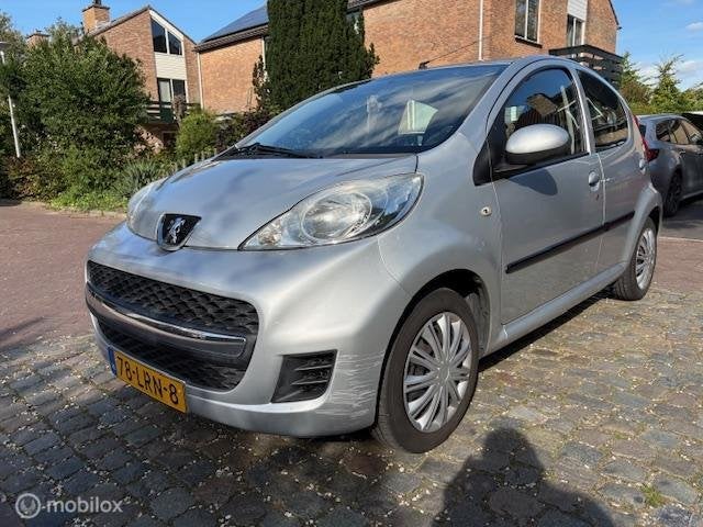 Peugeot 107 1.0-12V XS AC/ELEK RMN/NAP/APK/RIJD GOED!, Voorwielaandrijving, Gebruikt, 4 stoelen, 68 pk
