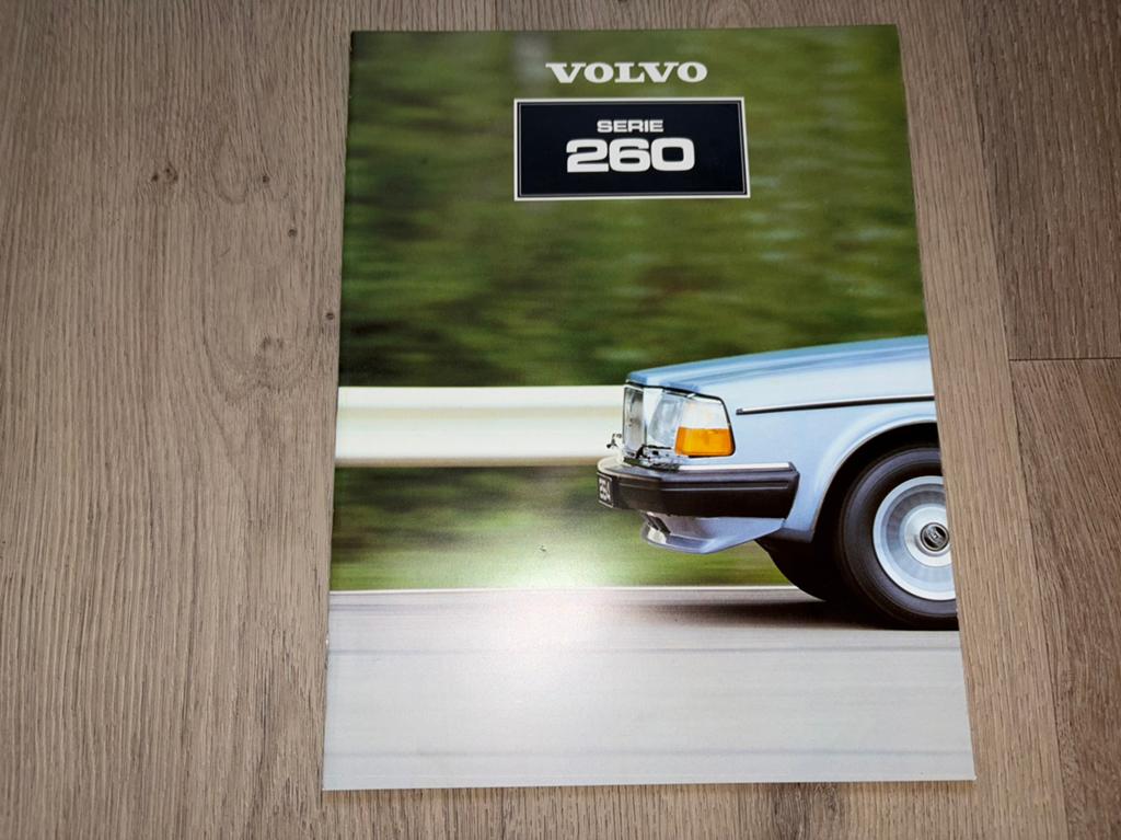 Folder Volvo 260 (264, 265) 1981, Ophalen of Verzenden, Zo goed als nieuw