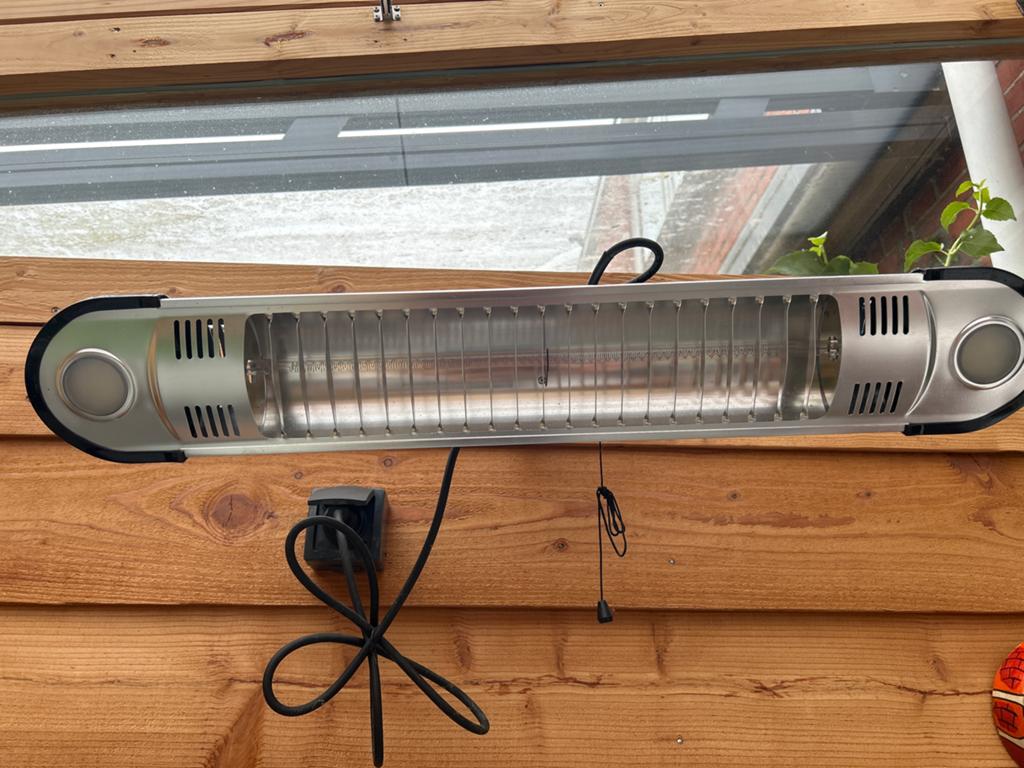 Sunred Heater HW1500 Terrasverwarmer Wandmodel, Tuin en Terras, Terrasverwarmers, Zo goed als nieuw, Waterbestendig, Wand, Ophalen