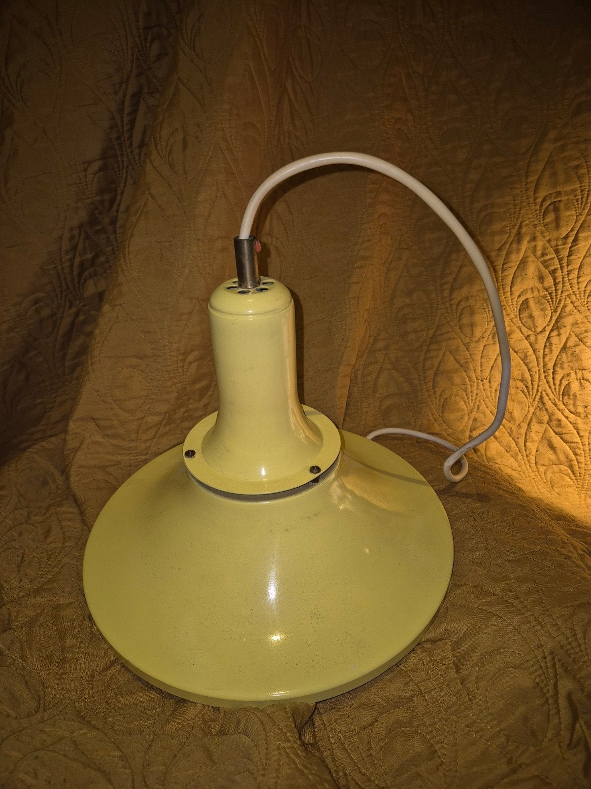 Vintage metalen schijf- of kelklamp, geel, Gebruikt, Metaal, E27 (groot), Vintage, Retro