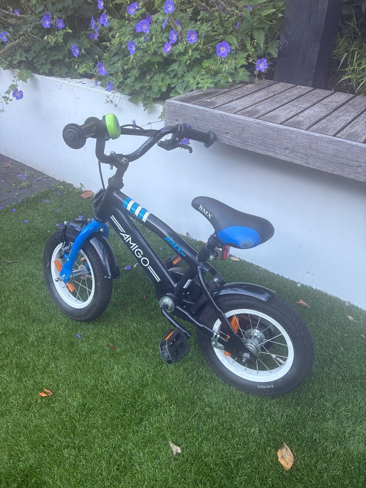 Amigo BMX Kinderfiets - Zwart/Blauw 12 inch, Ophalen, Zo goed als nieuw, Velgrem, Minder dan 16 inch