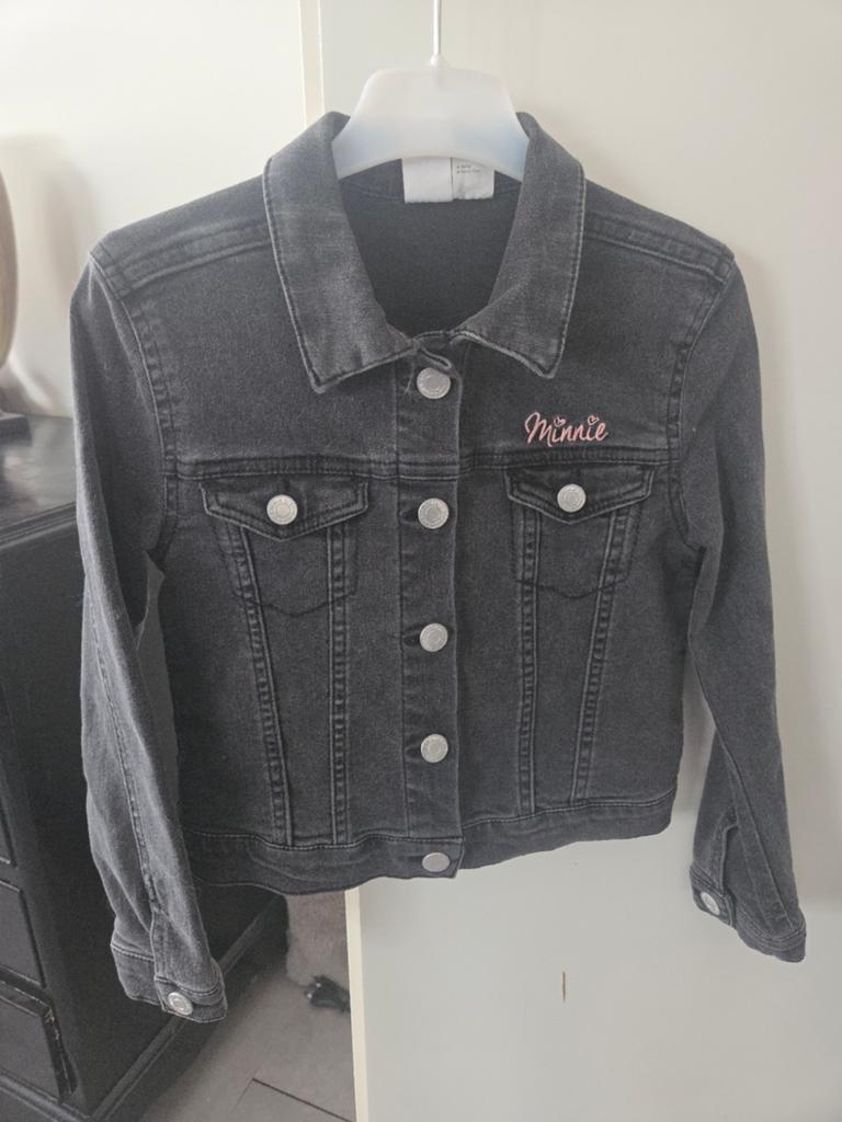 Stoer grijs spijkerjack met Minnie Mouse opdruk maat 122, Kinderen en Baby's, Kinderkleding | Overige, Ophalen of Verzenden, Gebruikt