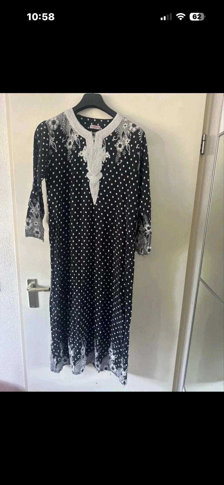 Zwarte jurk met witte stippen en borduursel, Maat 38/40 (M), Zwart, Ophalen of Verzenden, Gedragen