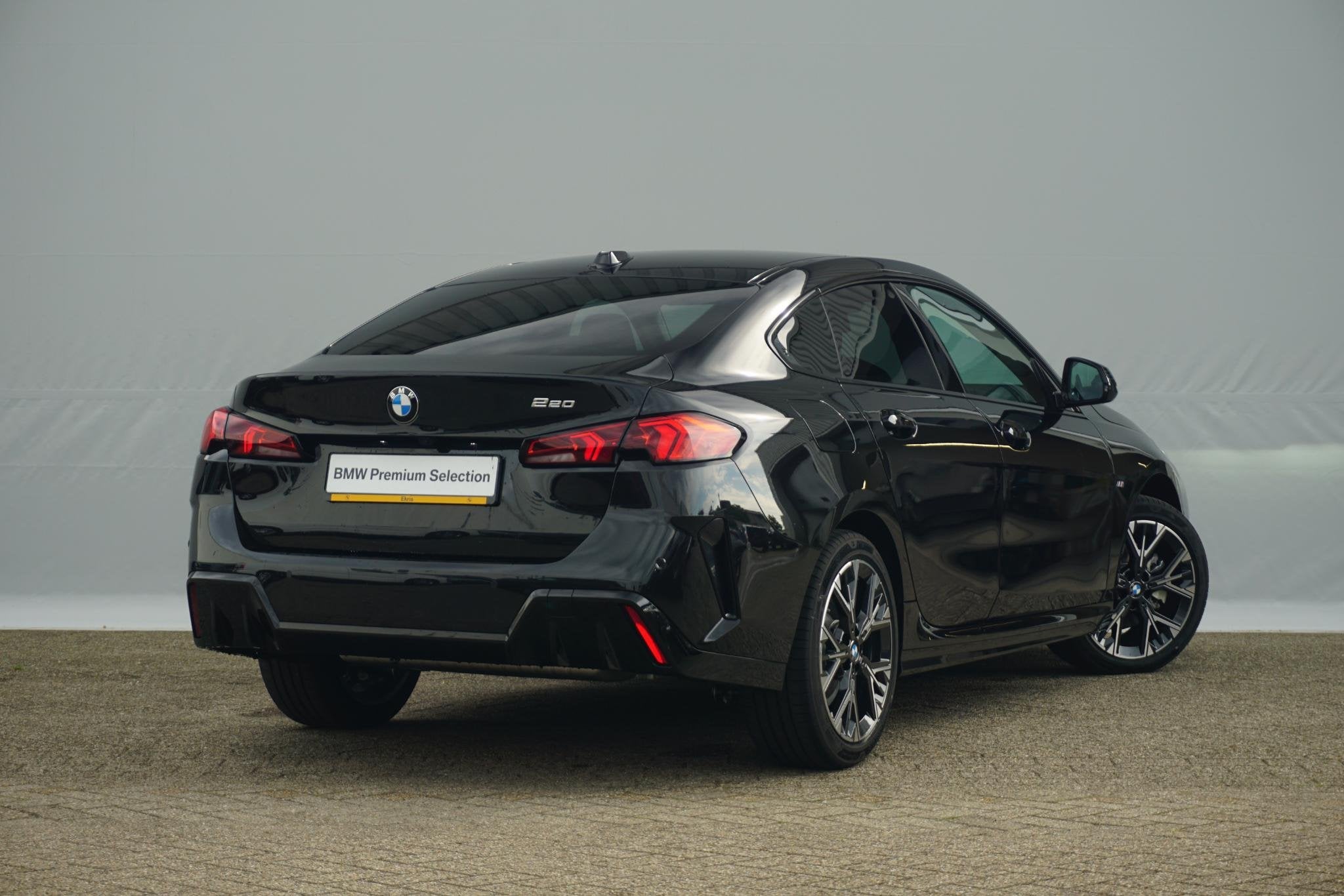 BMW 2 Serie Gran Coupé 220 M Sport Design 18'' / Stuurwielr, Euro 6, Met garantie (alle), Zwart, Origineel Nederlands