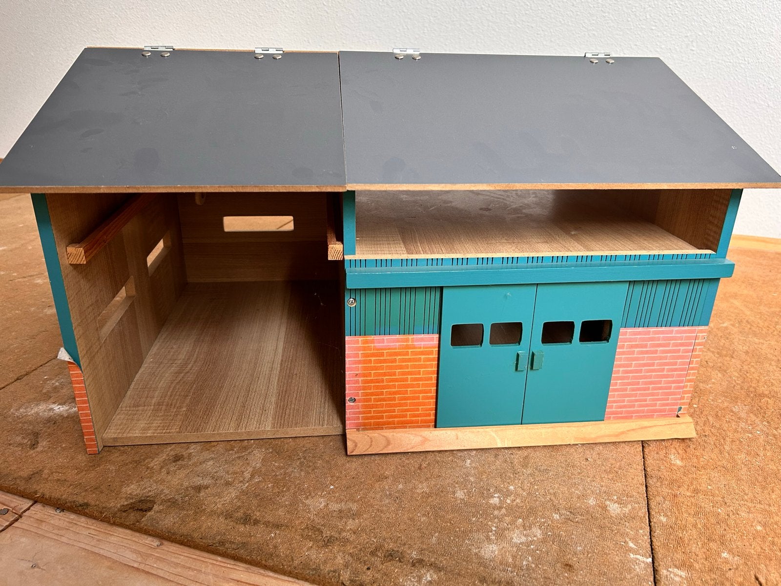 Kidsglobe - Houten speelgoed schuur/garage, Ophalen, Kidsglobe, Gebruikt, -