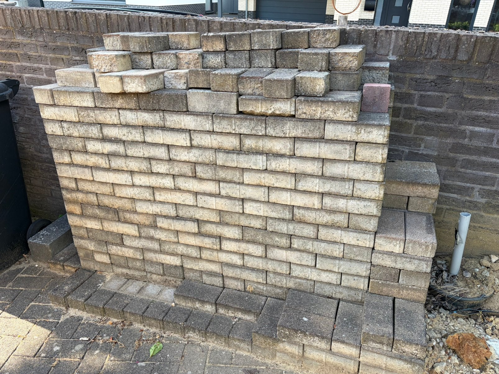 Gratis klinkers, Tuin en Terras, Ophalen, Zo goed als nieuw, Beton, Klinkers