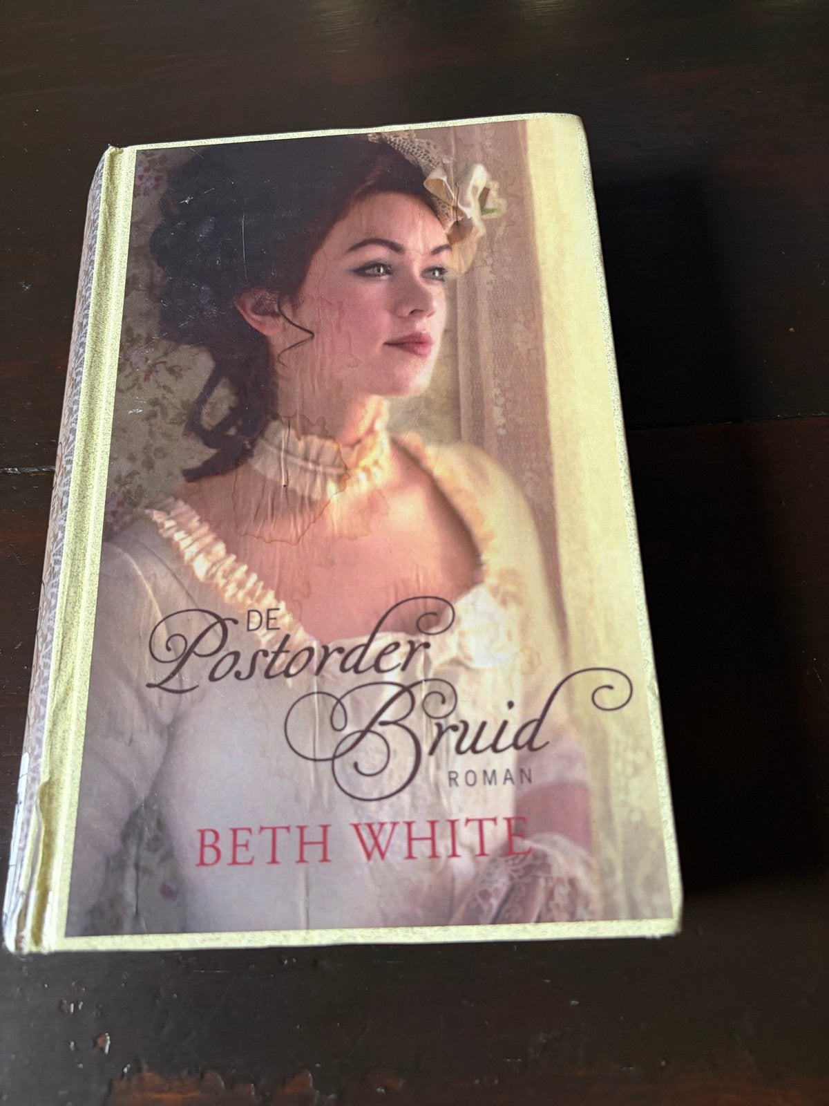 De Postorderbruid - Roman van Beth White, Ophalen of Verzenden, Gelezen