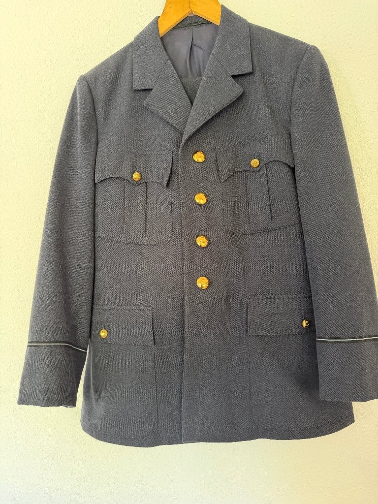 Compleet uniform Koninklijke Luchtmacht 1971 / 1983, Ophalen of Verzenden, Luchtmacht, Nederland, Kleding of Schoenen